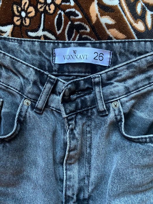 жіночі сірі прямі джинси