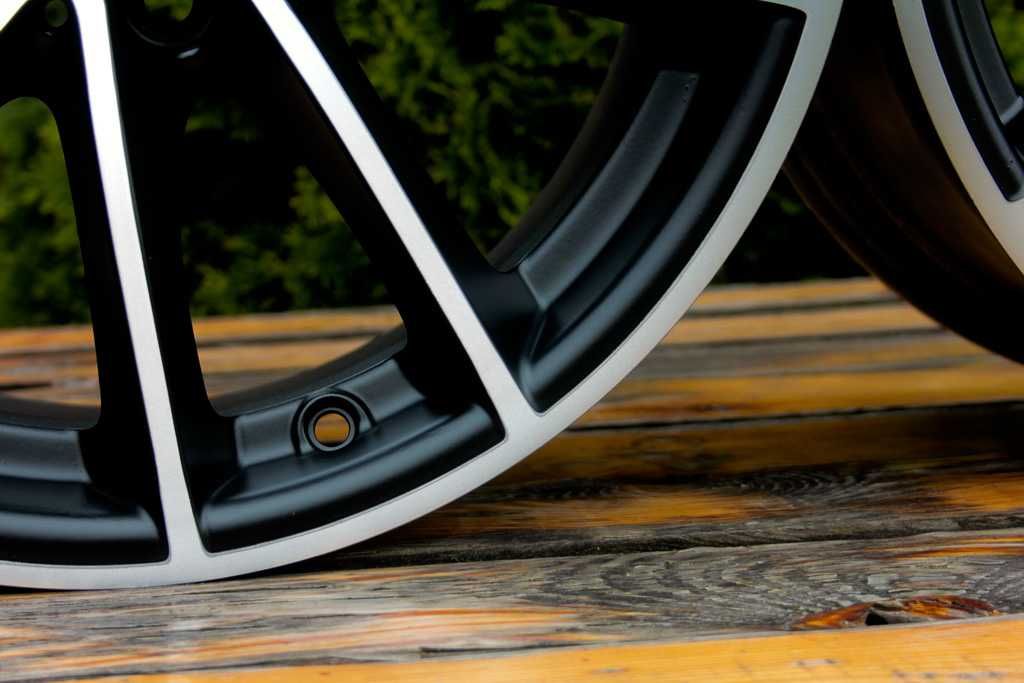 5x112 17 cali BMW X1 X2 1 czarne + CNC jak nowe