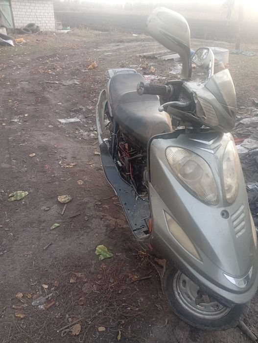 Продам скутер 80куб на запчасті або востановленіе