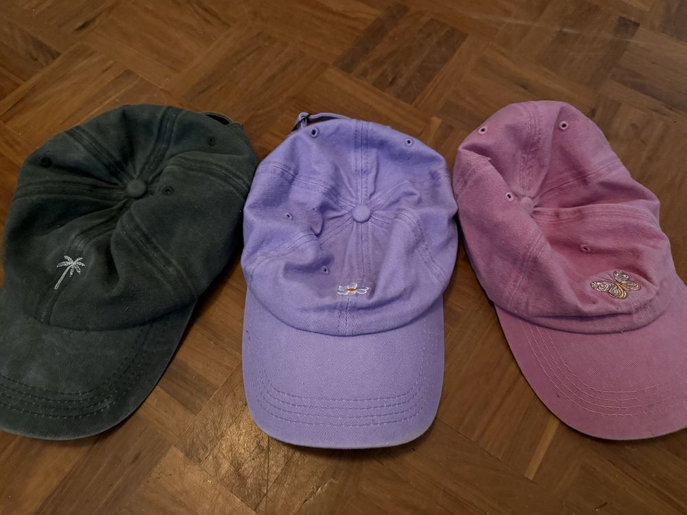Chapeis diferentes cores
