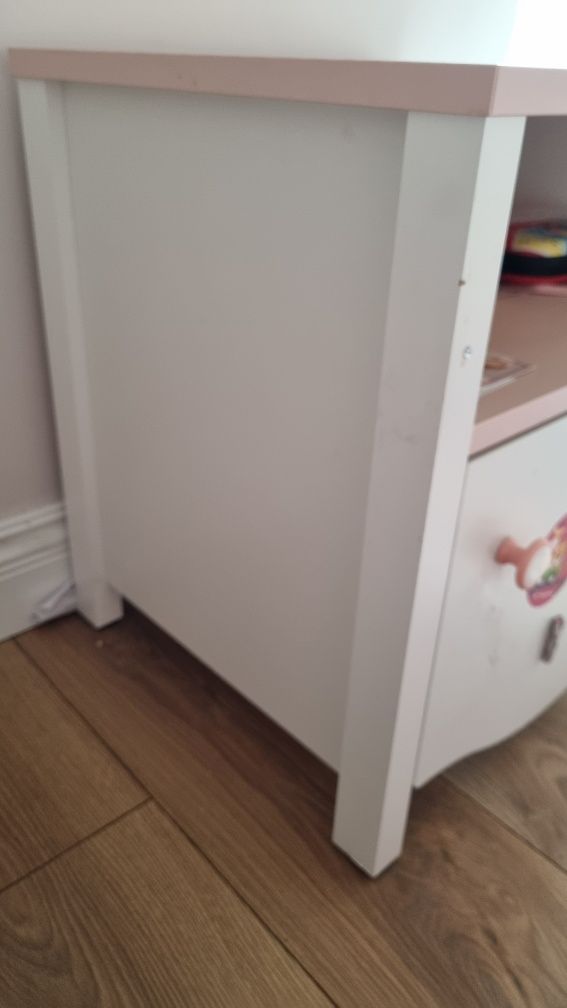 Zestaw mebli dla dziewczynki Mia Agata Meble szafa regały szafka nocna