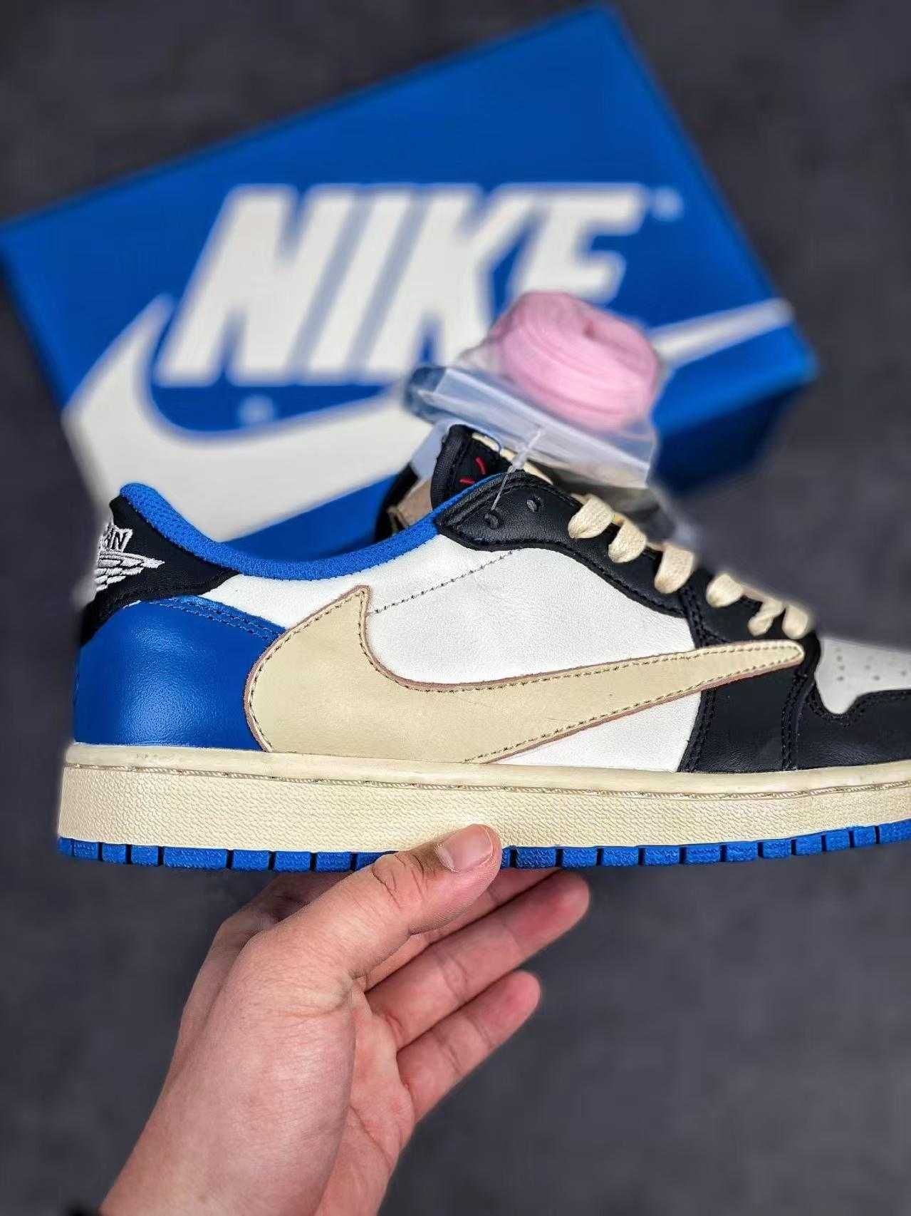 Jordan 1 Retro Low OG SP Fragment x Travis Scott R.39