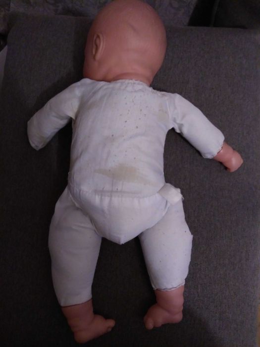 лялька пупс на деталі під ремонт