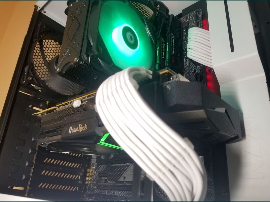 Игровой компьютер i7 9700K / RTX 2080 Super / Z390 / 16GB RAM