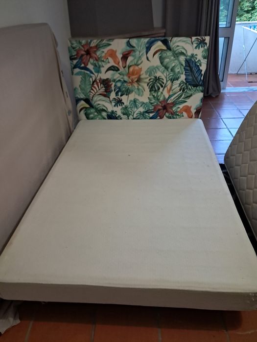 Vendo cama com colchão