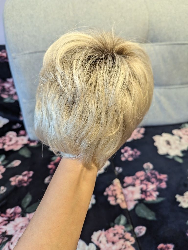 Topper tupet blond chłodny z ciemnym odrostem