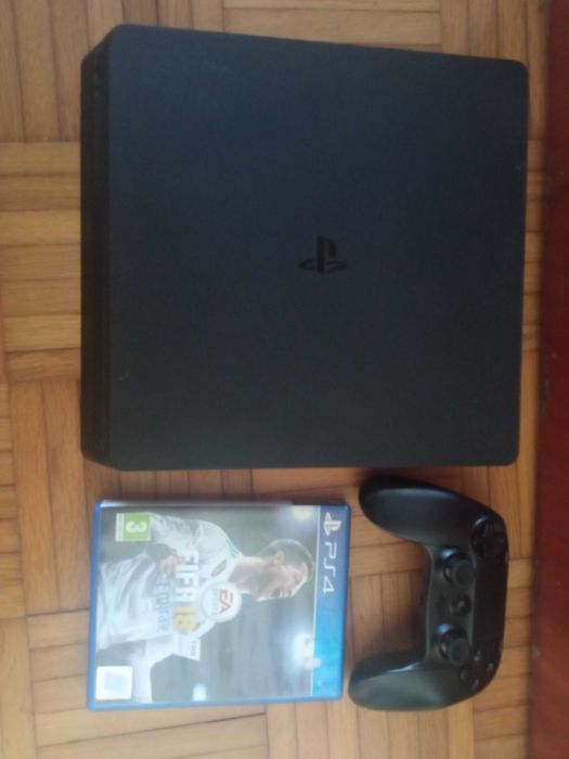 PlayStation 4 Slim