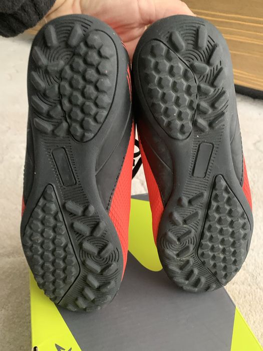 Кросівки сороконіжки в зал 34