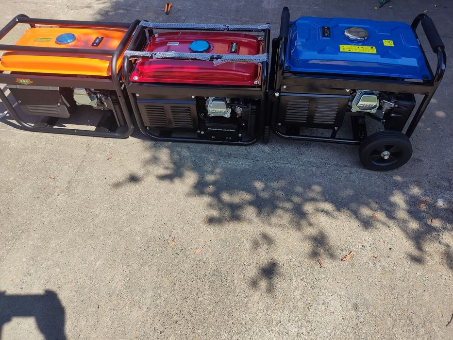 Генератор 220v, 2,8kv, 3,3kv.