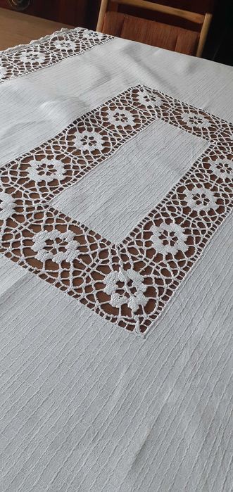 Obrus bawełniany z  koronką