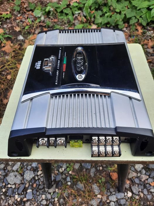 Підсилювач BOSS 4-х канальний