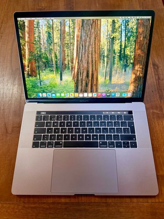 MacBook Pro 15" 2018 / 16GB RAM / 512GB SSD