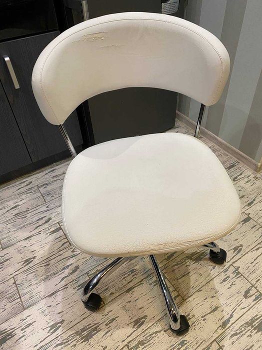 Крісла, стільці - комп'ютерні, офісні