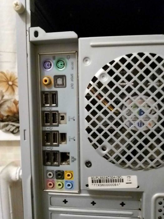 AMD Phenom II X6 с кулером-башней, корпус АТХ