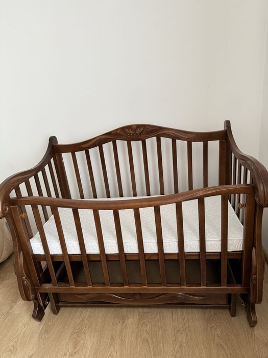 Ліжечко дитяче деревяне з матрасом, хороший стан