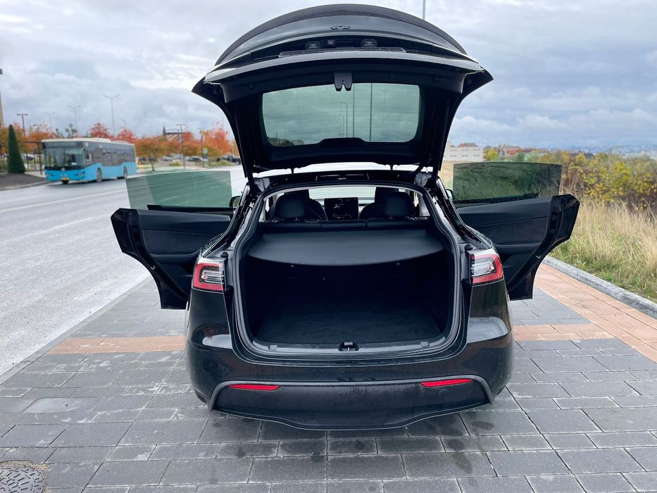 Tesla Model Y Performance  Одесса,Интересует обменна квартиру в Одессе