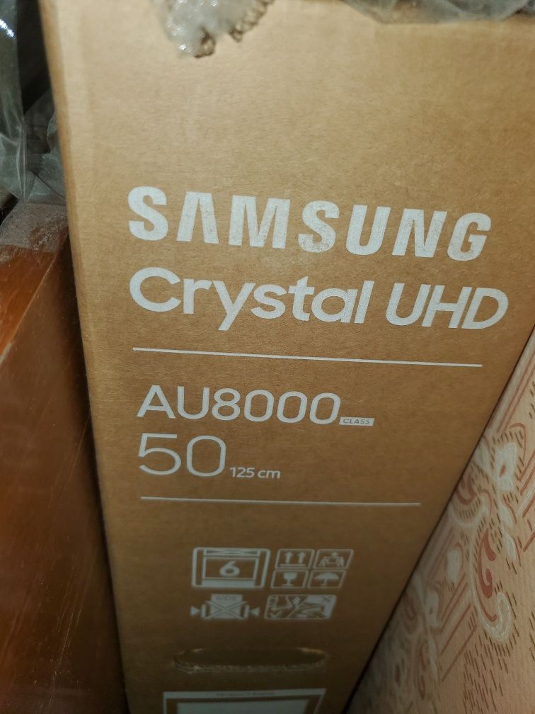 Телевізор Samsung au8000