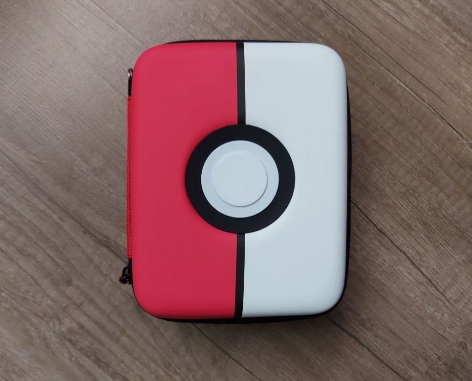 Etui Na KRATY POKEMON PUDEŁKO Na Figurki Smyczka Zapinka Album NOWY