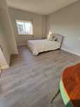 Quarto em Apartamento Remodelado — Centro da Cidade