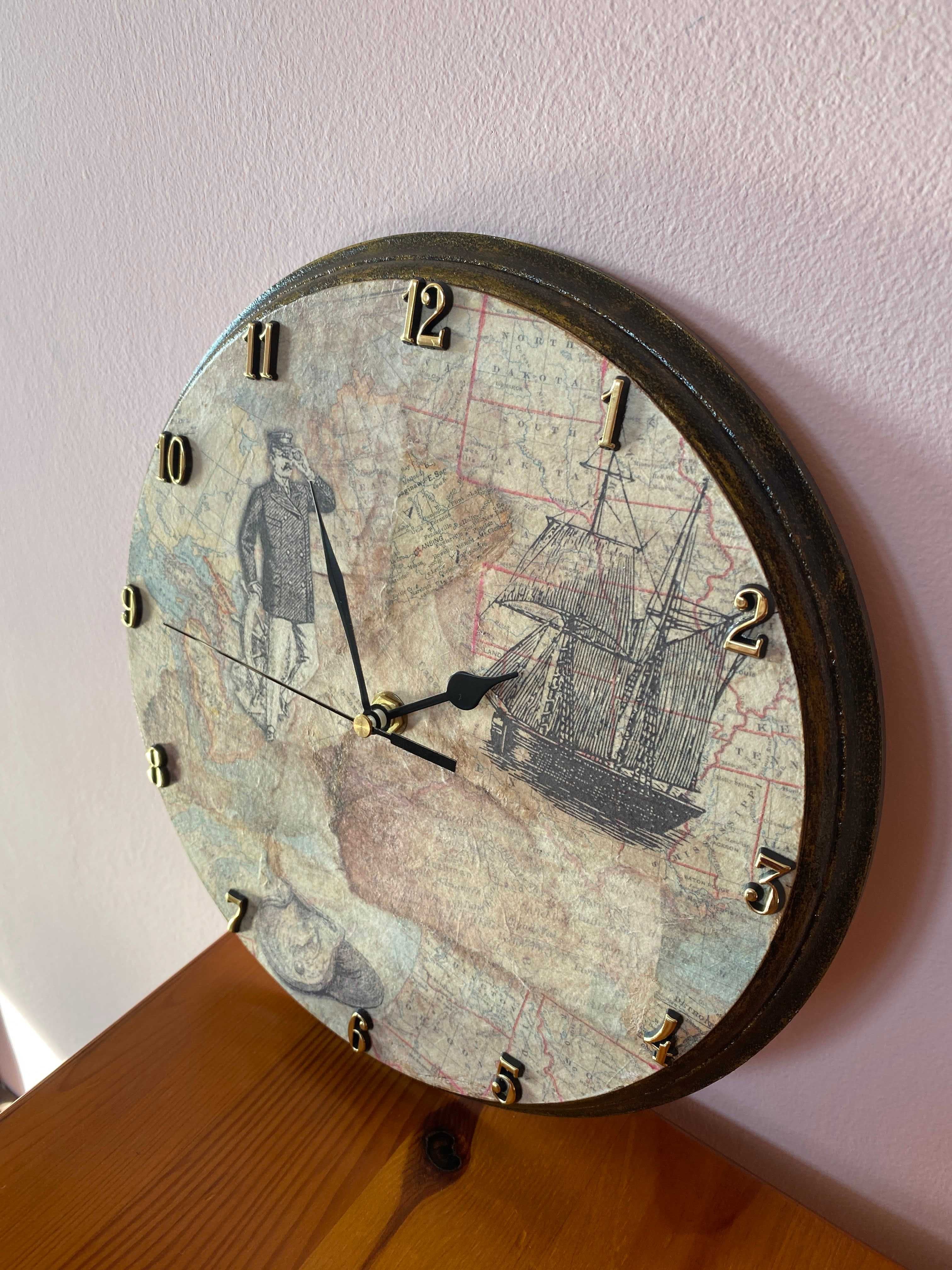 Zegar podróżnika odkrywcy na mapie świata decoupage