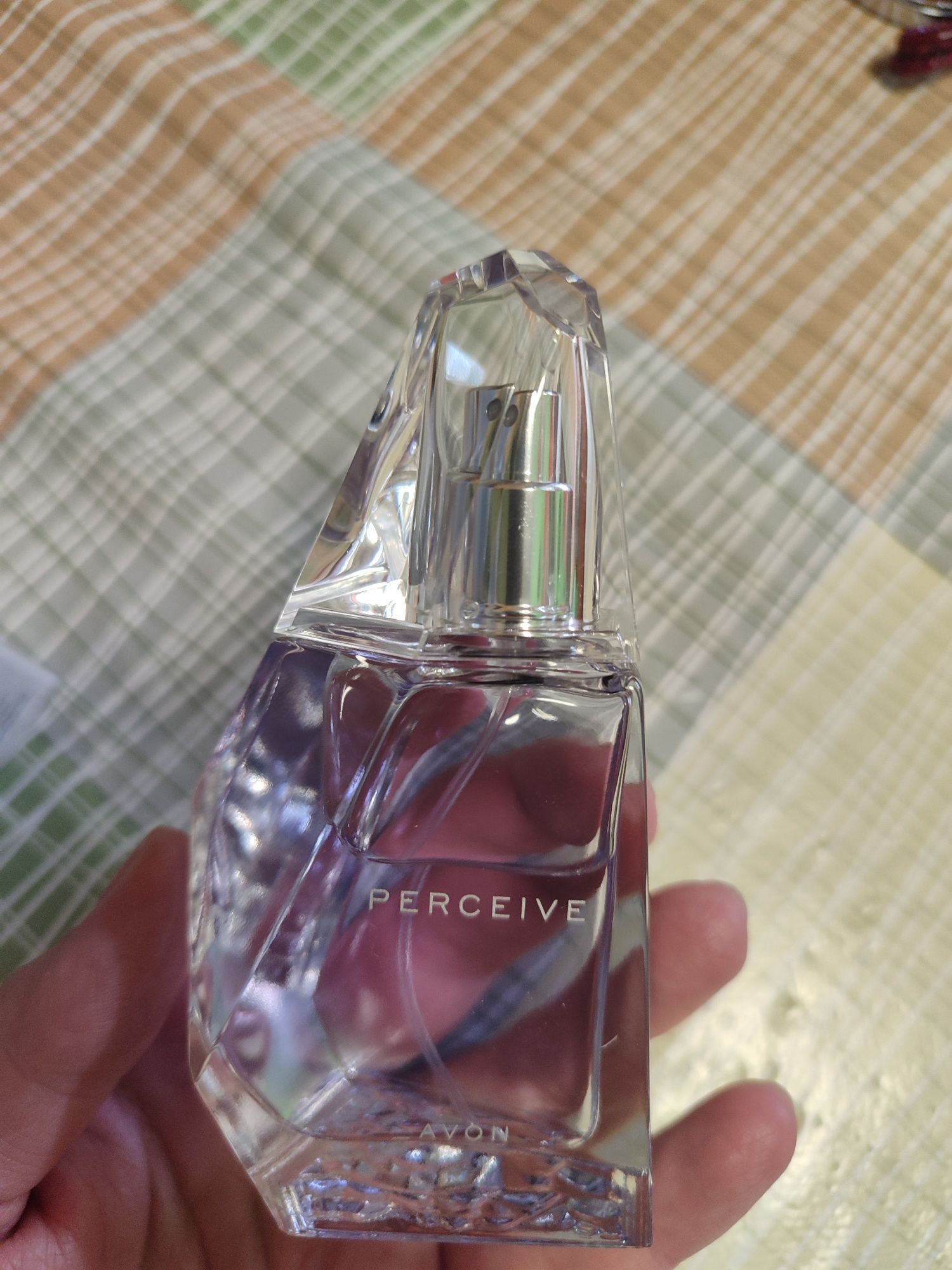 Парфумна вода Perceive от Avon