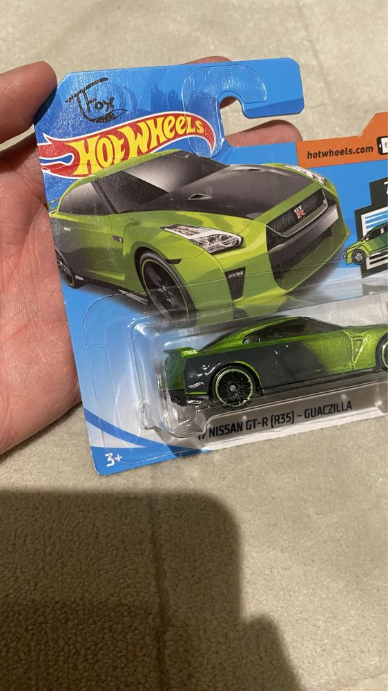 Hot Wheels Nissan GTR r35 Guaczilla