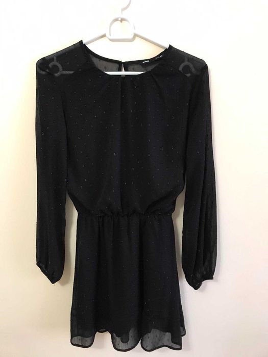 Чорна сукня з блискітками