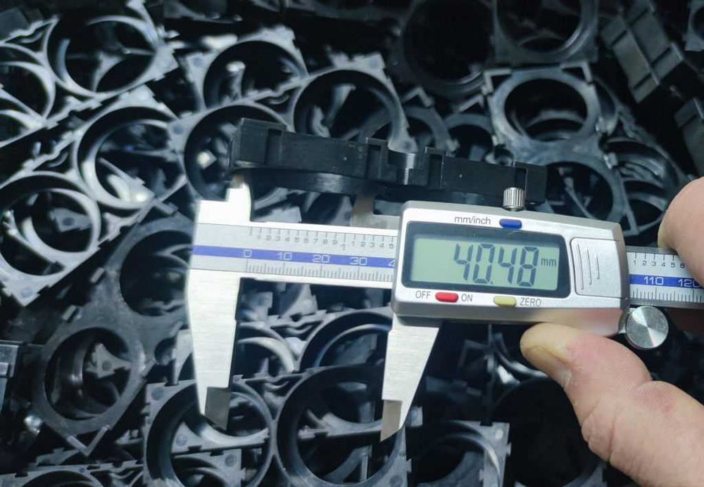 Холдер 40135 для складання акумуляторів тримач LiFePO4 батарей