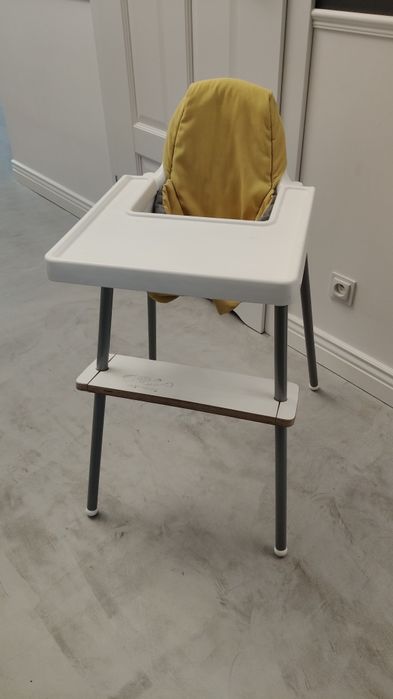Krzesełko do karmienia Ikea + podnóżek