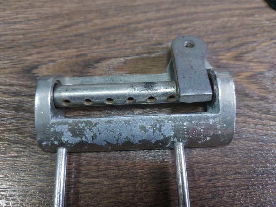 Комплектуючі для електрогітар Jolana