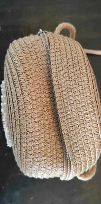 Bolsa em palhinha nova com fecho