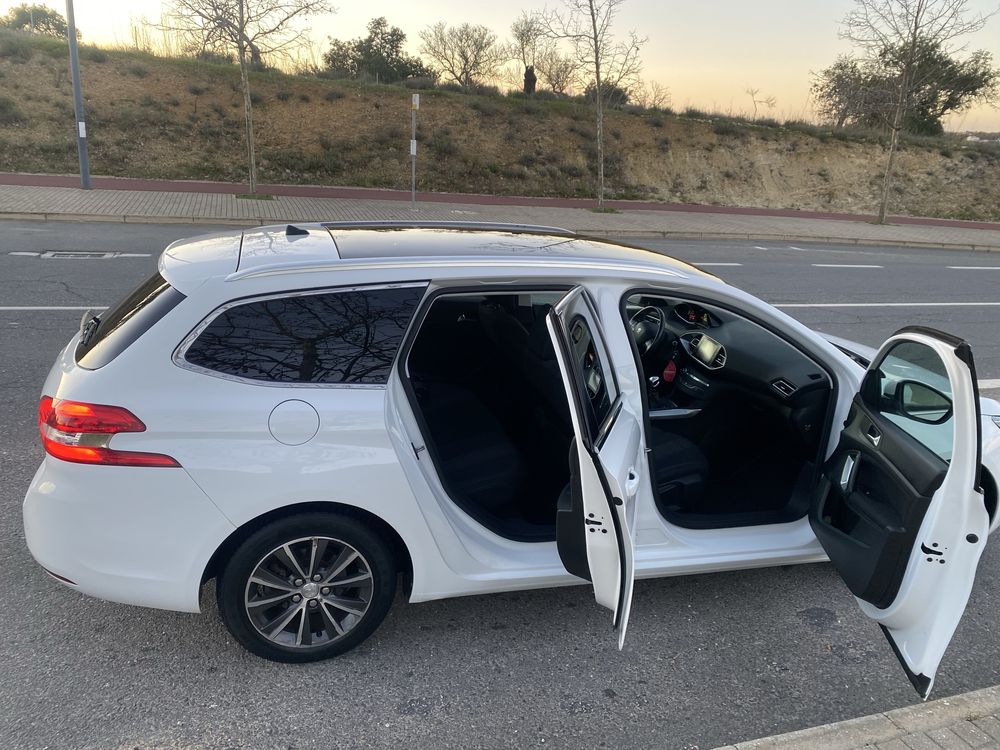 Peugeot com possibilidade de financiamento