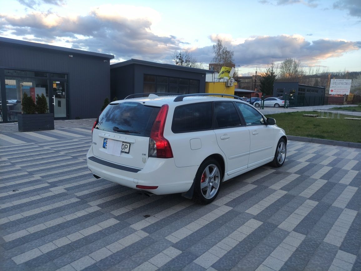 Продається Volvo v50 d52.4 Вольво в50