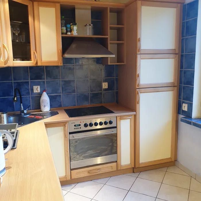 Duży pokój w trzypokojowym mieszkaniu