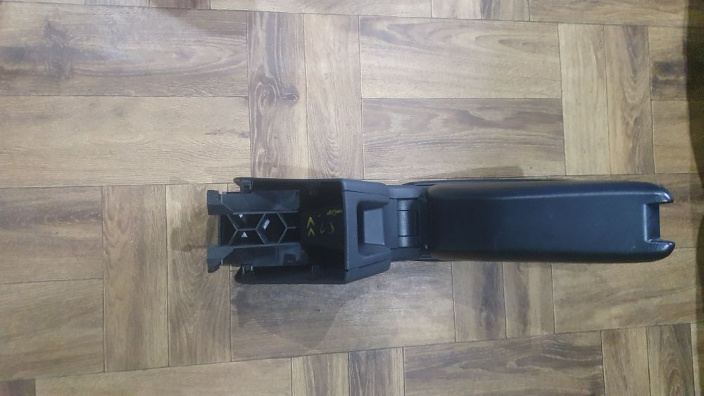 Podłokietnik citroen c3 2011 kompletny