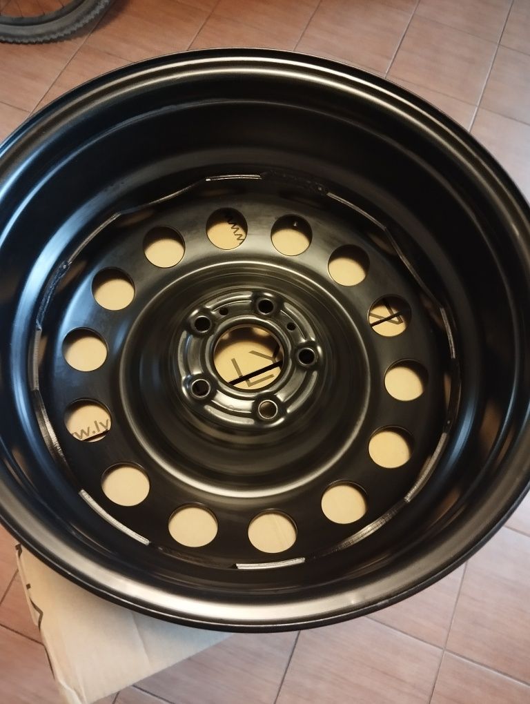 komplet 4 szt.  Toyota proace felgi stalowe 16  stal 5x108 6,5J16