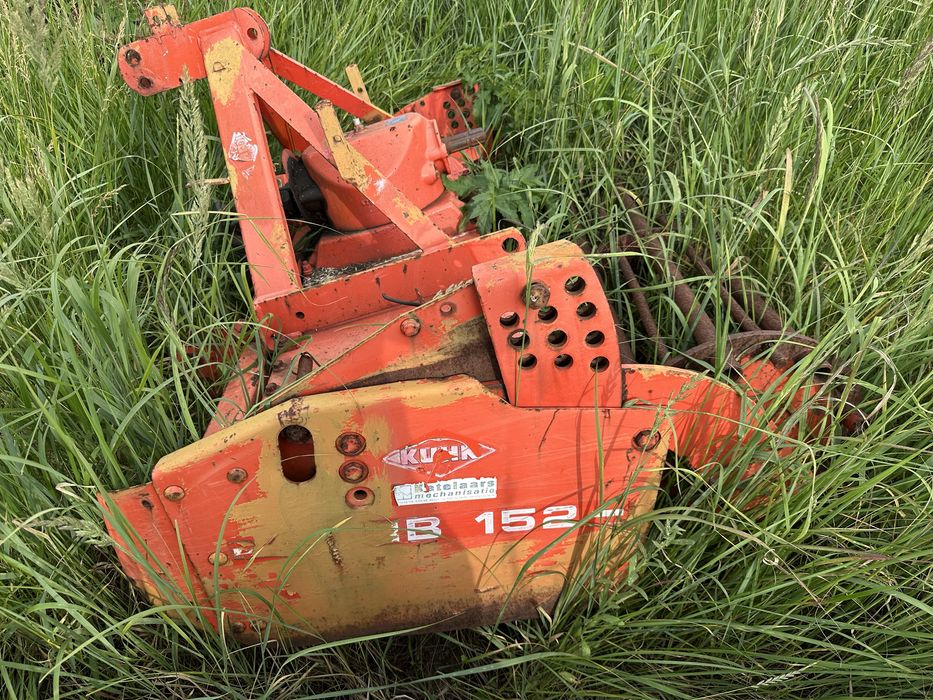 Продам вертикальну фрезу Kuhn HRB 152