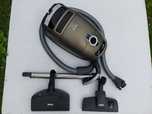 Odkurzacz miele s8000 premium 2200W