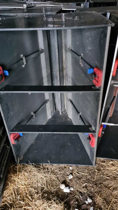 Karmnik karmniki dla świń tucznika  3 i 4 stanowiskowy automat paszowy