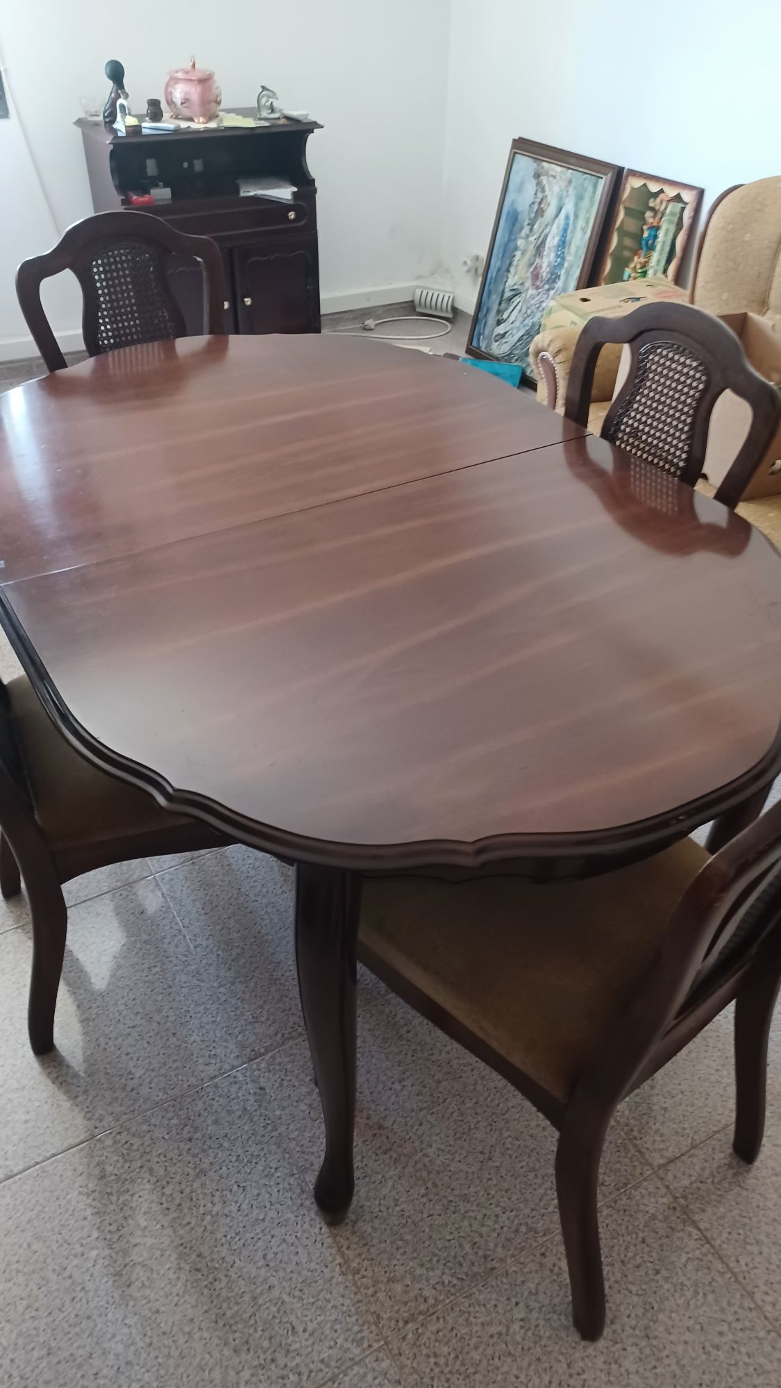 Mesa de sala e 4 cadeira