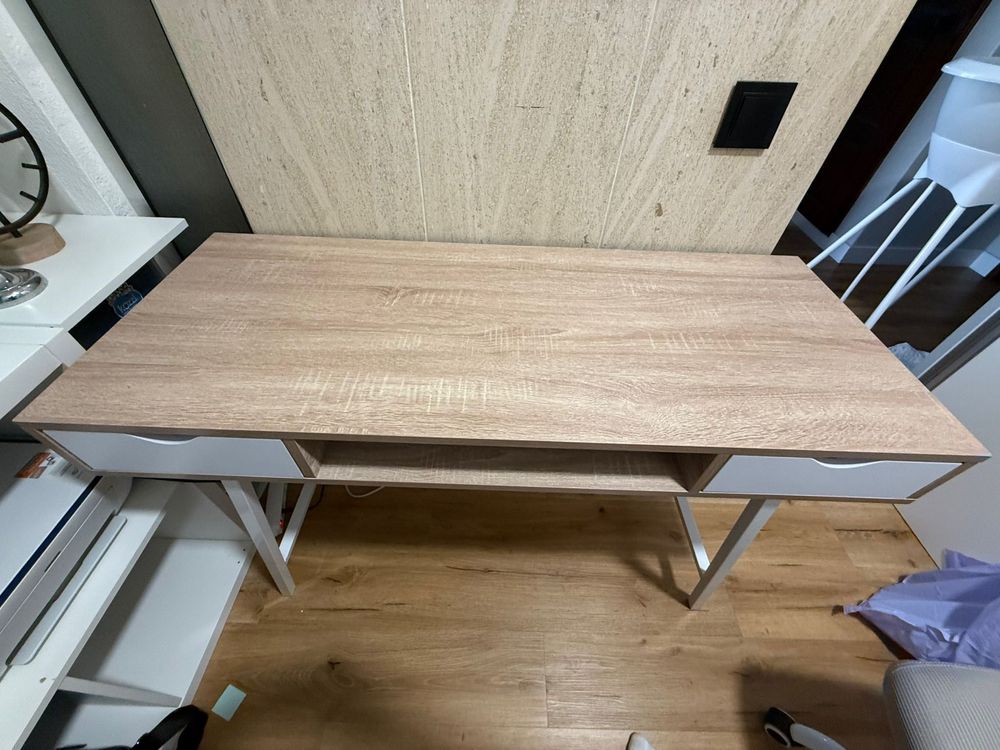 Mesa de escritório + cadeira