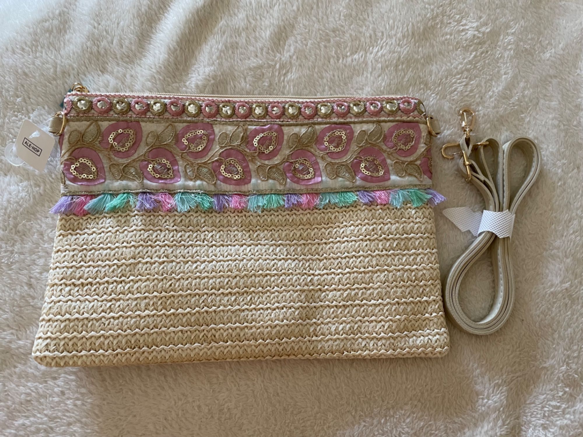 Bolsa estilo palha com detalhes- NOVA