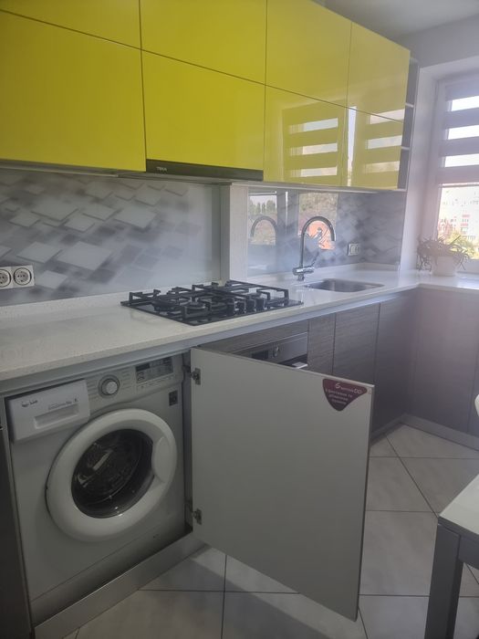 Шикарна 3к з ремонтом та  видом на Дніпро, Сонячна набережна.  ТОРГ!