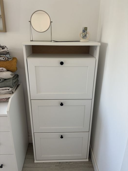Sapateira IKEA - Modelo Brusali 61x30x130