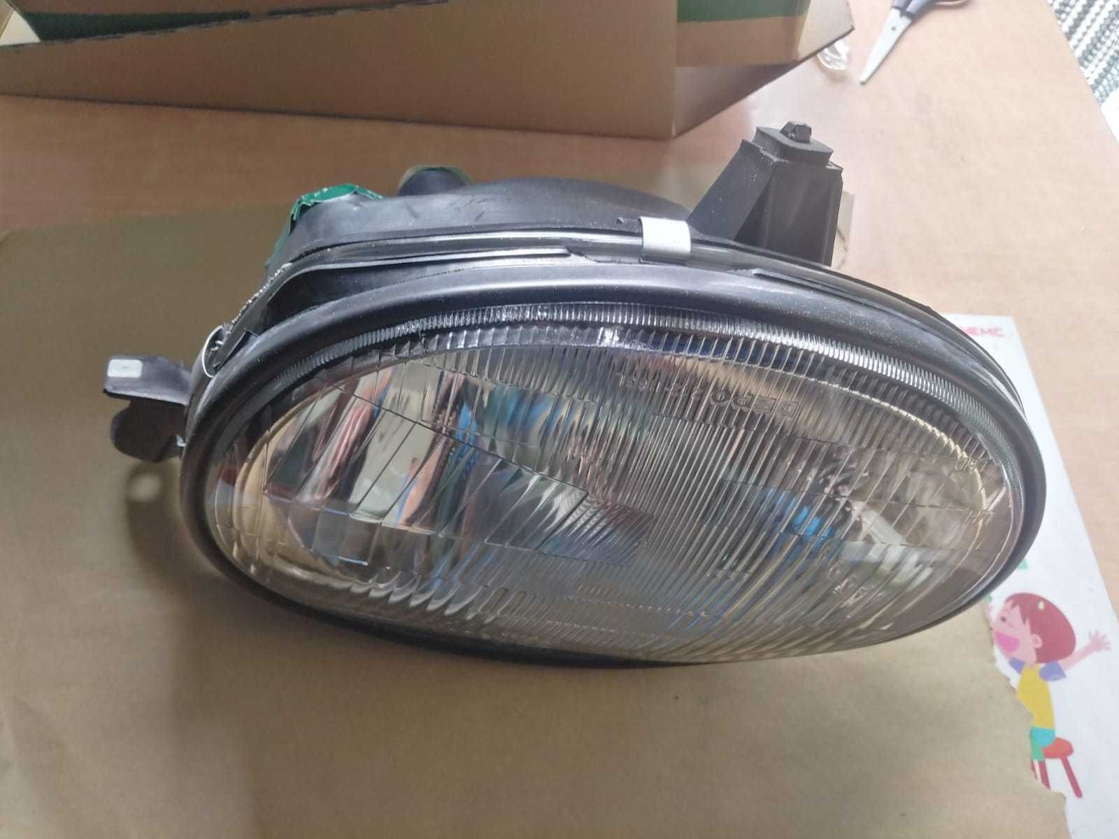 Farol Esquerdo Toyota Corolla de 2002 Novo
