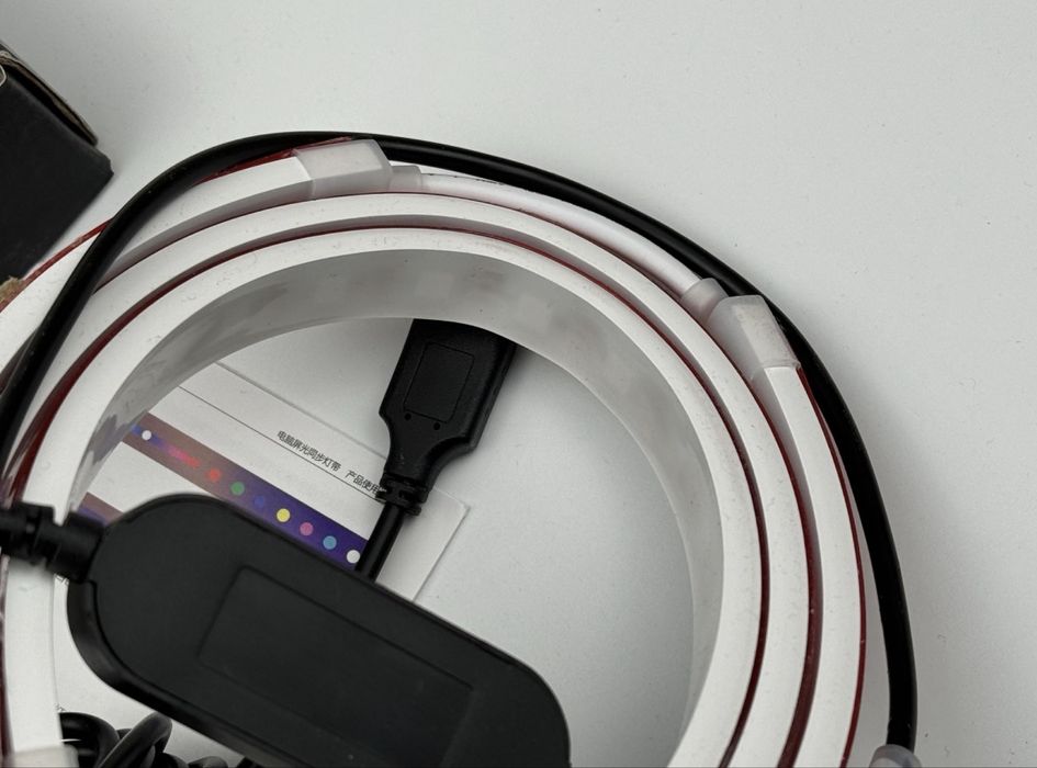 Адаптивна я подсветка монитора ПК