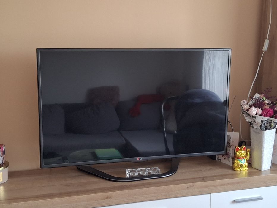 Telewizor LED marki LG, model 42LA620