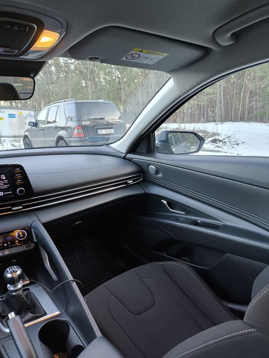 Hyundai Elantra 1.6 MPI salon Polska