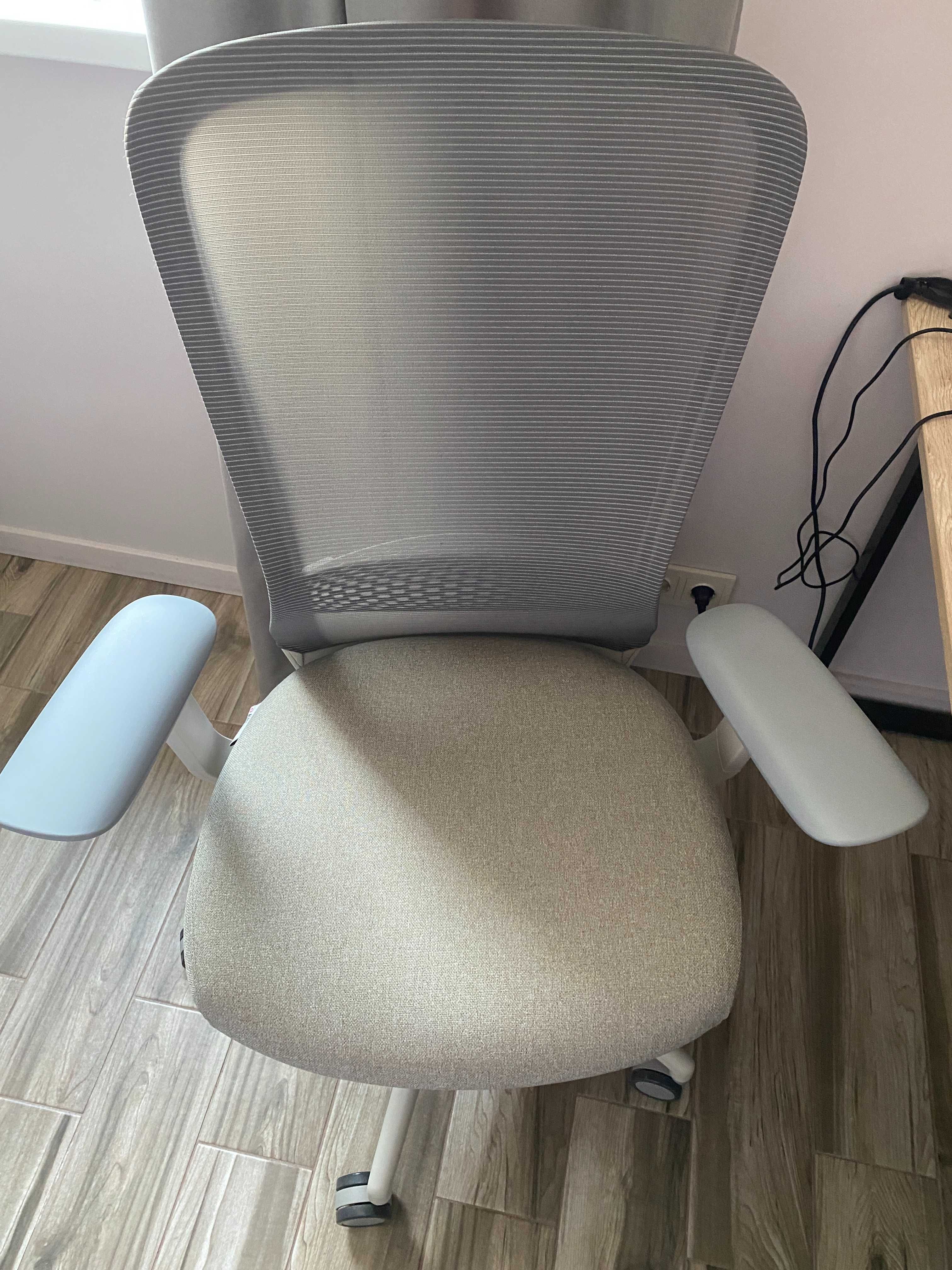 Ергономічне крісло KRESLALUX IN-POINT (light grey + M61002)