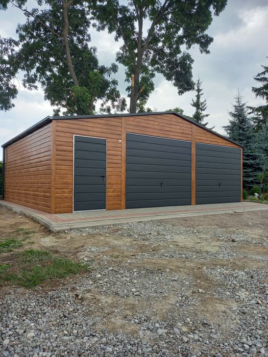 Garaż blaszany blaszak nowoczesny wygląd drewnopodobny profil zamknięt